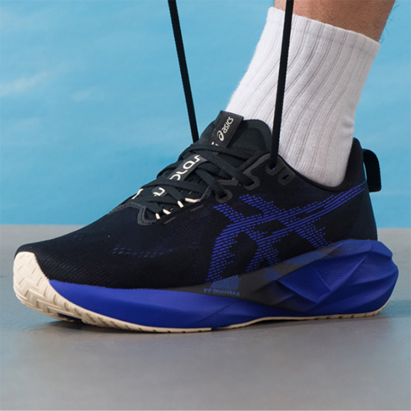 Asics NOVABLAST 5 Black Royal  - đánh giá và giá Running Gear Asics